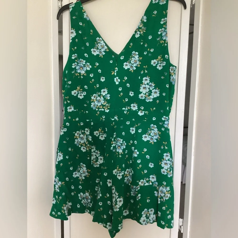 NWT LOFT Floral romper Sz 2 green shorts one-piece - Picture 5 of 8
